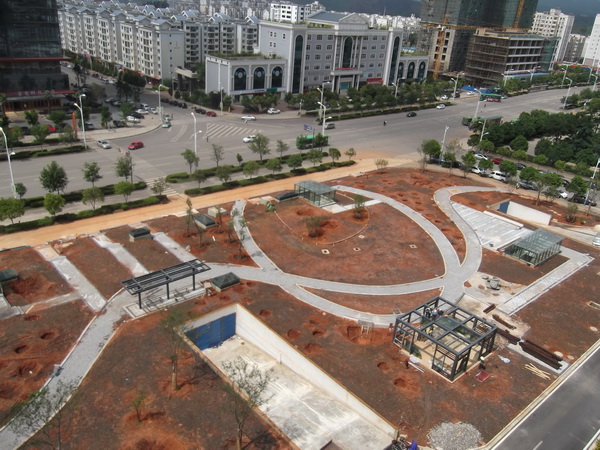 安寧寧湖廣場景觀綠化工程圓滿竣工，點亮城市生態新畫卷